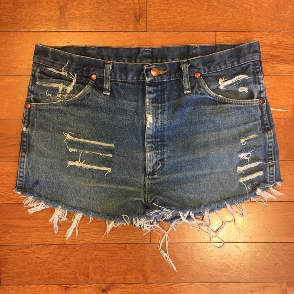 Wrangler Vintage High Rise Waist Wedgie Fit Short